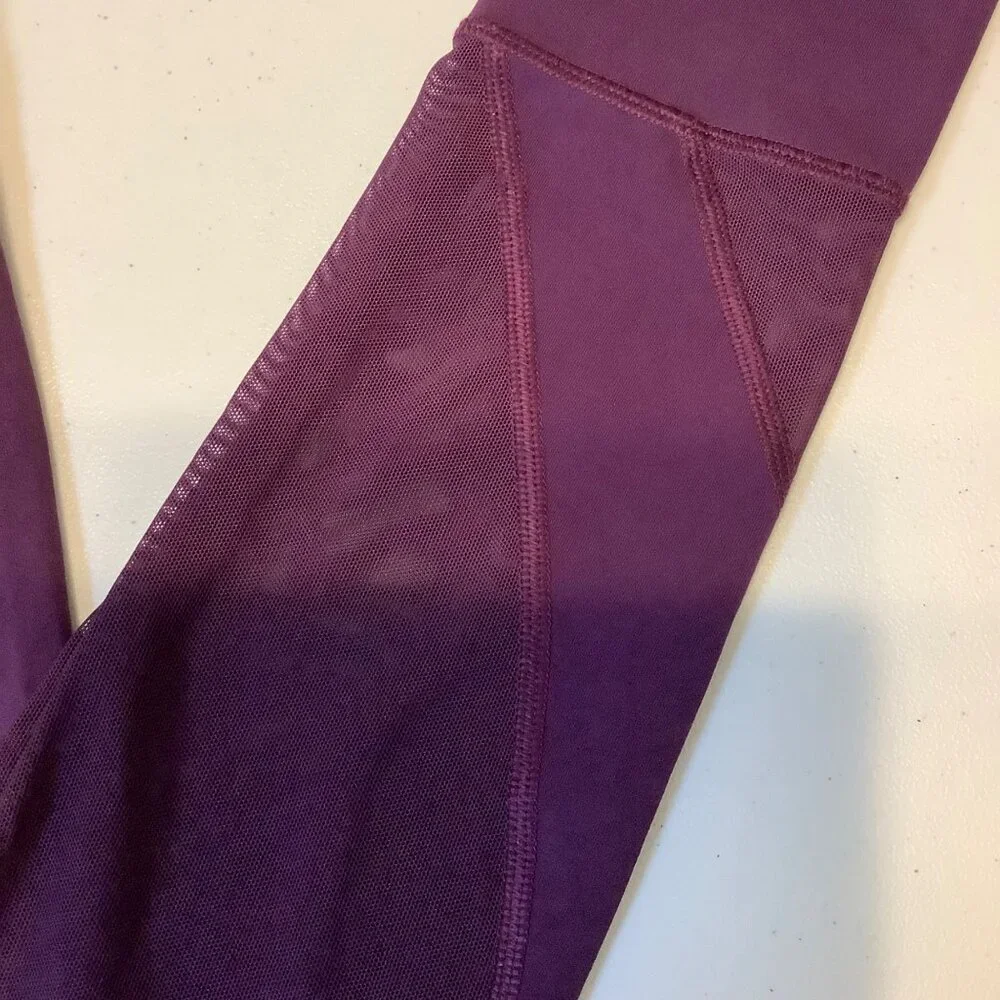 Lululemon Size 6 Dark Purple Mesh Panel Leggings 28" Inseam P30416 Workout Yoga - Picture 8 of 10